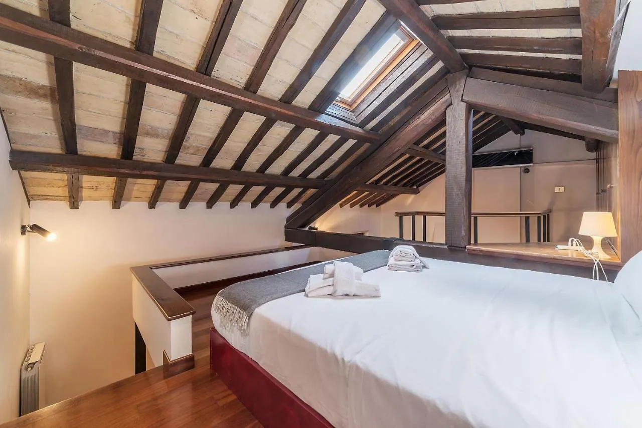 Amazing Studio In Campo De Fiori - FromhometoRoma İtalya